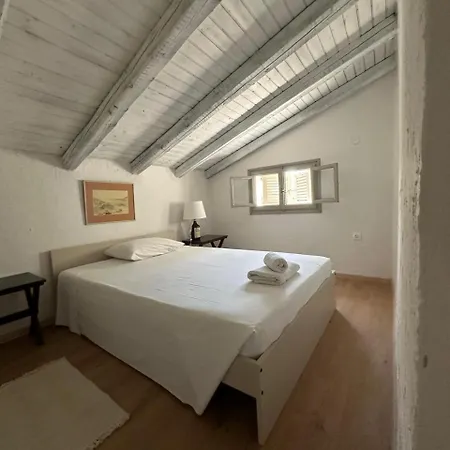 Dimoulitsa Complex * Doukádes