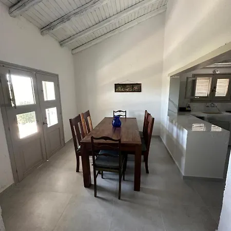 Dimoulitsa Complex بيت للعطل